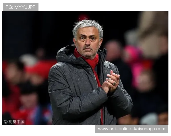 曼联92班传奇曝穆里尼奥猛料！铁血主帅藏暖心一面，曼联续约穆里尼奥